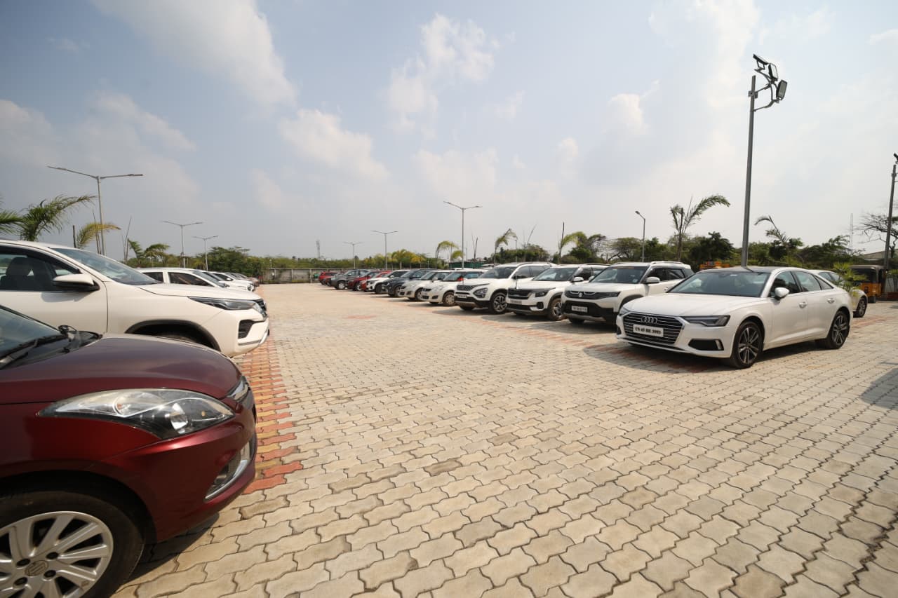 Placeholder image of the parking area — replace with real photography